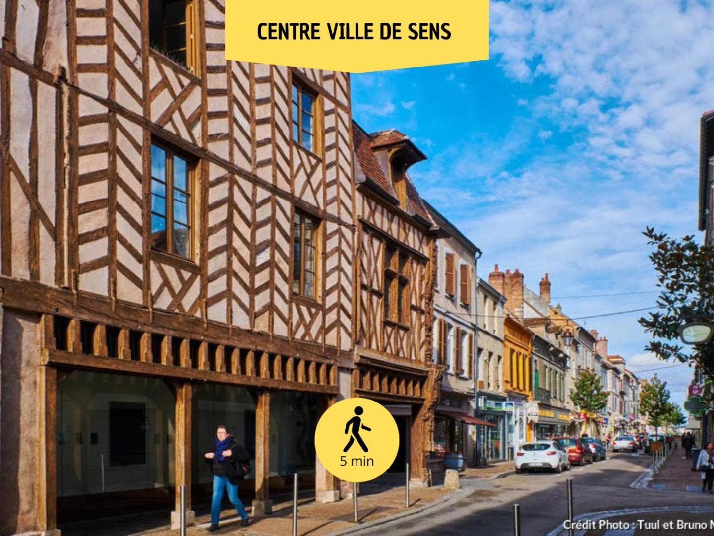 Bohemia - Best Keys - Ideal Pro & Couple - Cosy - Centre Ville - Smart Tv - Netflix & Wifi Fibre - Check-In Autonome - Parking Facile & Gratuit - Confort & Equipements Premium Sens Exterior photo